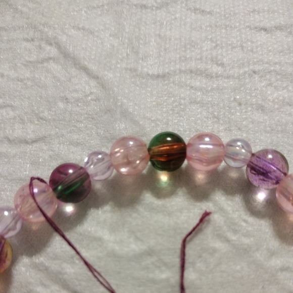 Artemis's Gems custom-made beaded bracelet with large gold gem, rainbow - Picture 3 of 5